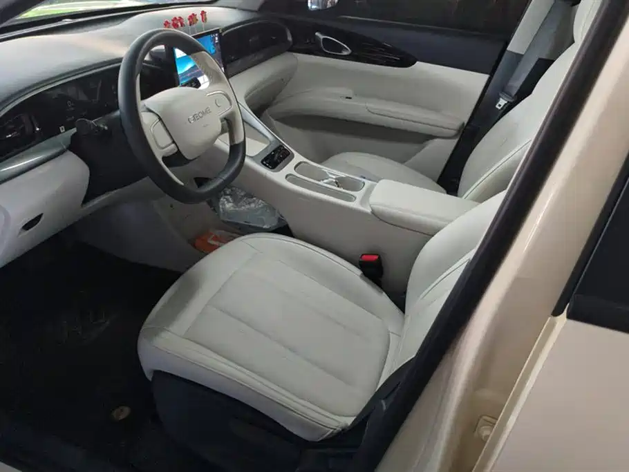 Geely Galaxy Starwish 2025 — фото 9