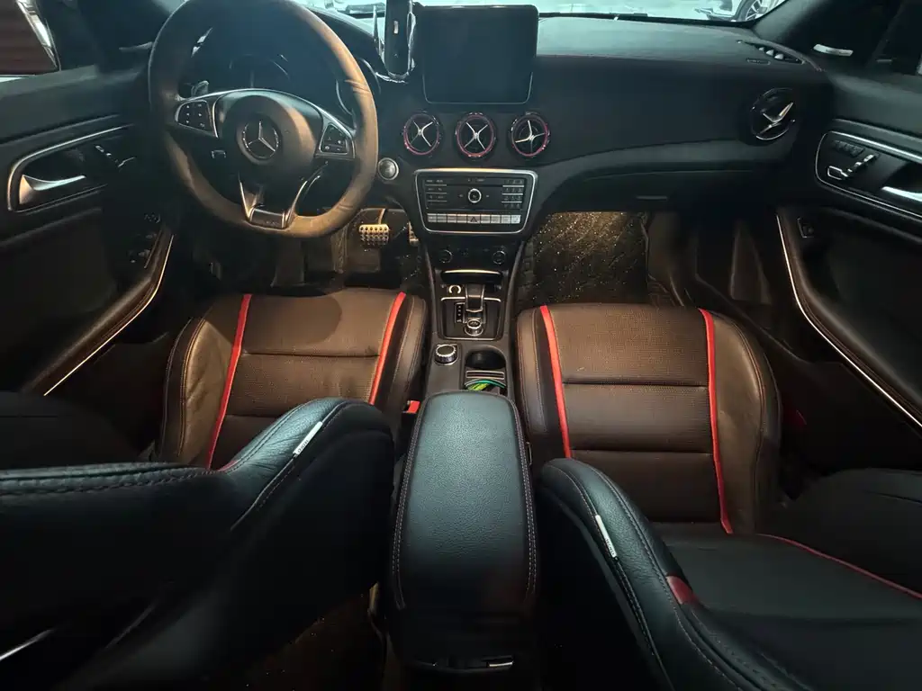 Mercedes-Benz CLA AMG 2017 — фото 12