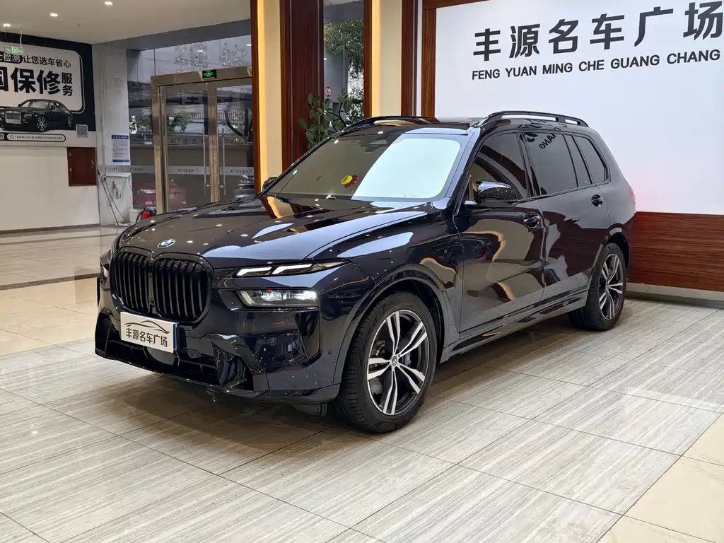 BMW X7 2023 — фото 1