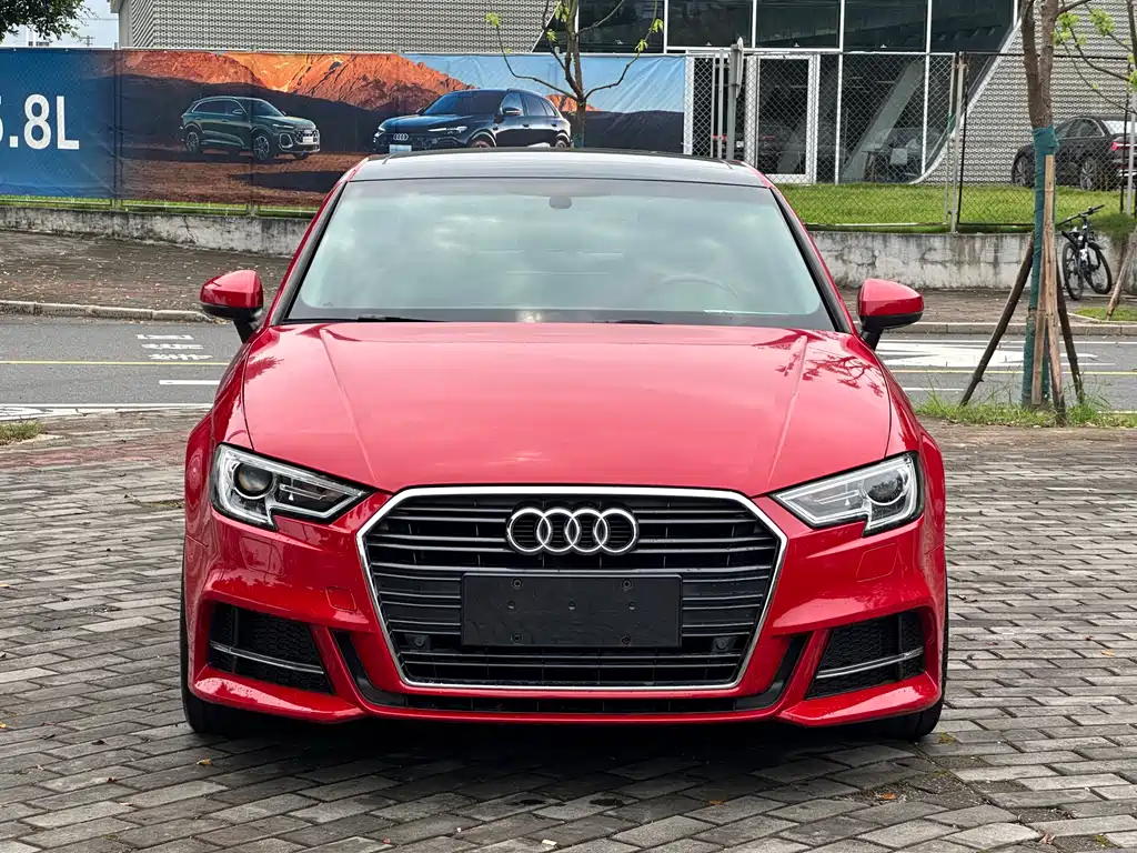 Audi A3 2018 — фото 2