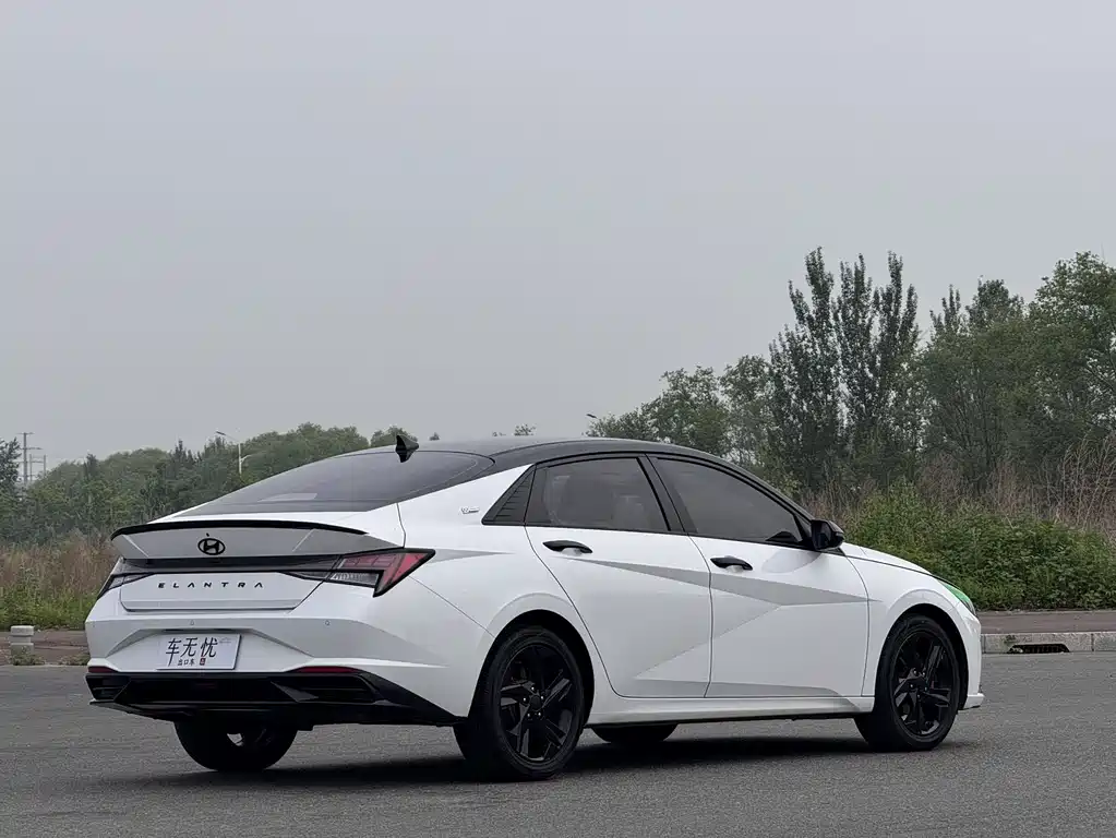Hyundai Elantra 2023