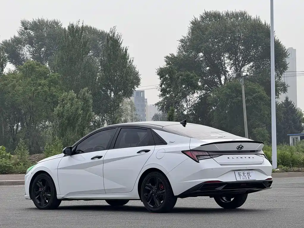 Hyundai Elantra 2023