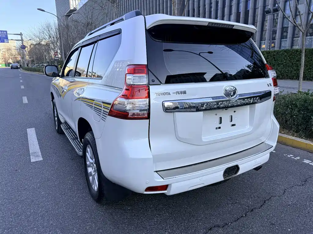 Toyota Prado 2017 — фото 16