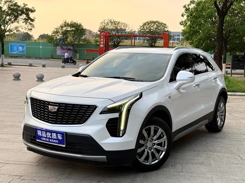 Cadillac XT4 2021 — фото 1