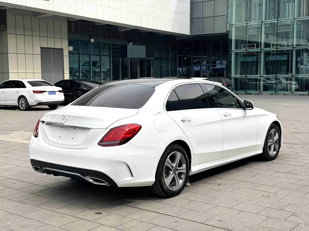 Mercedes-Benz C-Class 2019 — фото 12