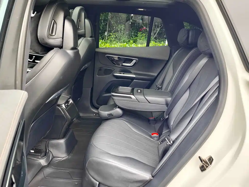 Mercedes-Benz EQE SUV 2025 — фото 17