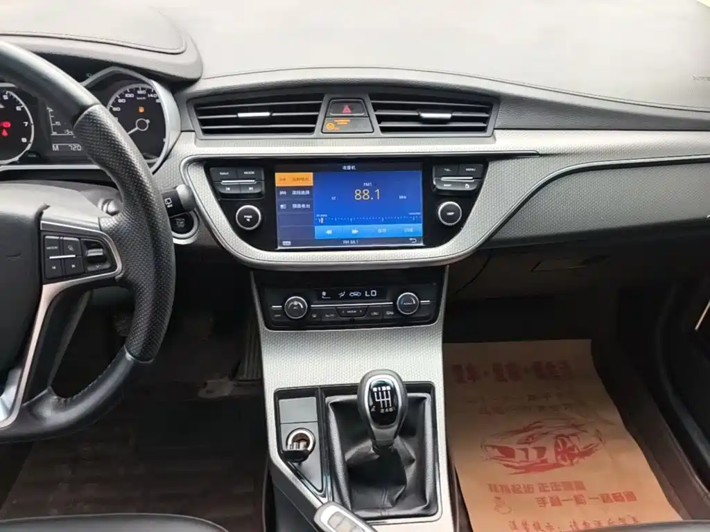 Geely Emgrand GS 2016 — фото 13