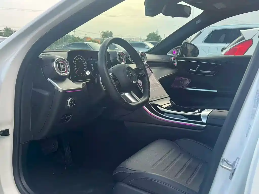 Mercedes-Benz C-Class 2023 — фото 4