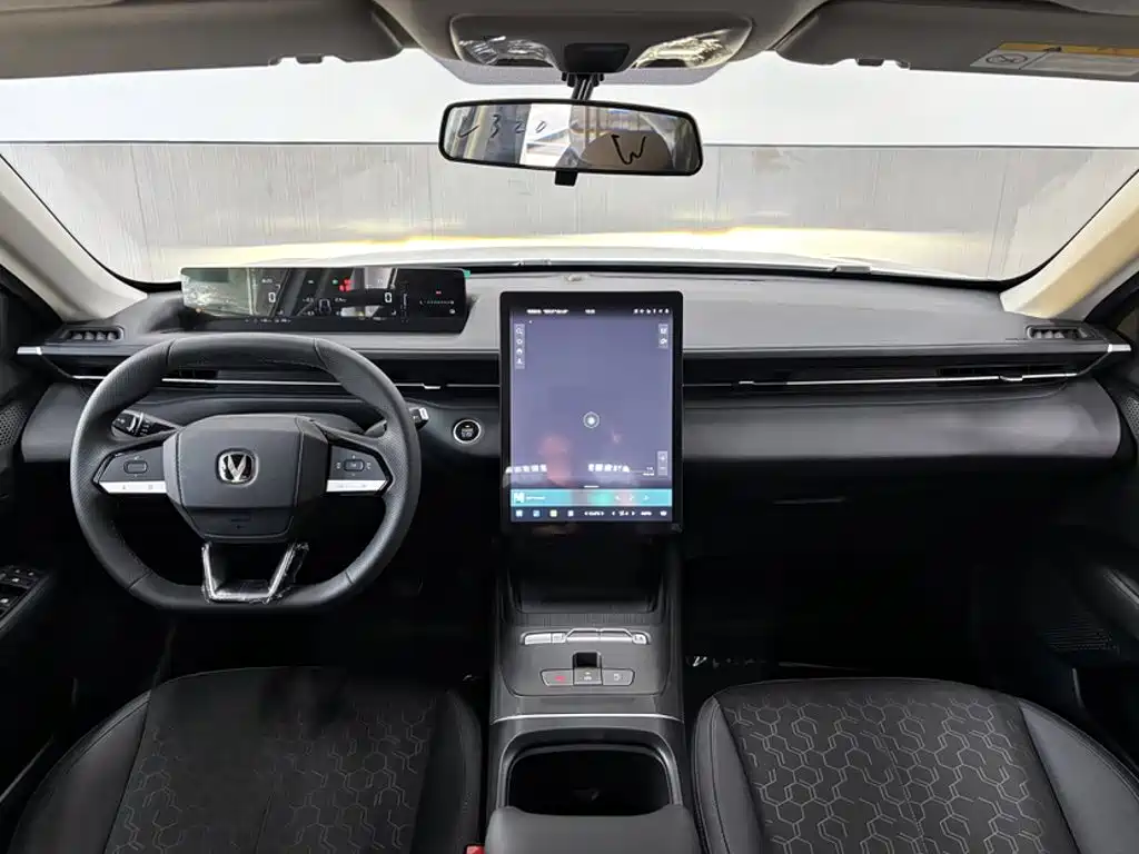 Changan Eado PHEV 2025 — фото 13