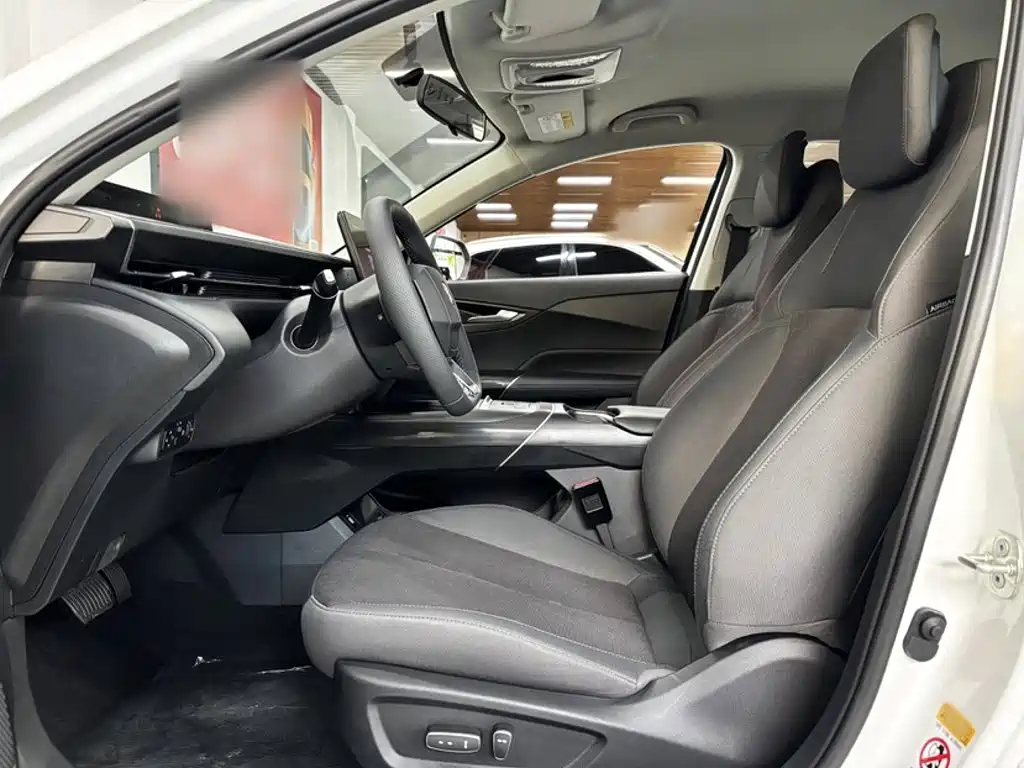 Changan Eado PHEV 2025 — фото 11