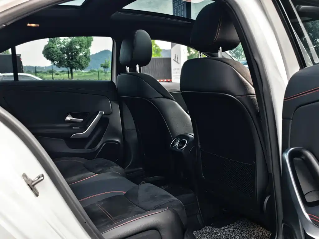 Mercedes-Benz A-Class 2025 — фото 11