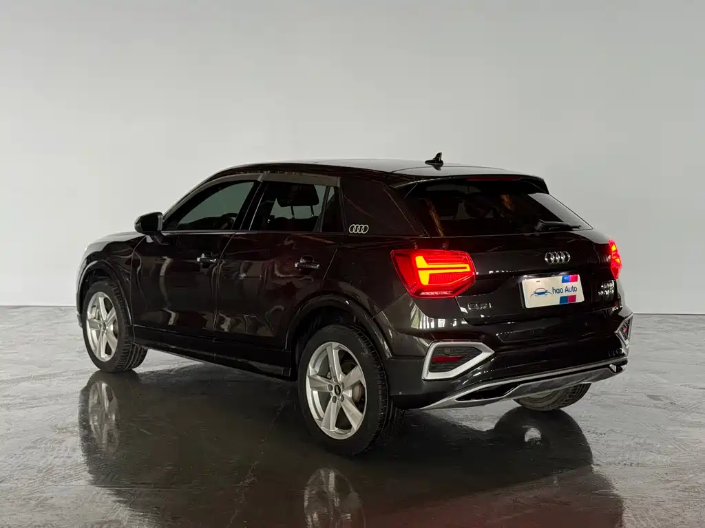 Audi Q2L 2022 — фото 4