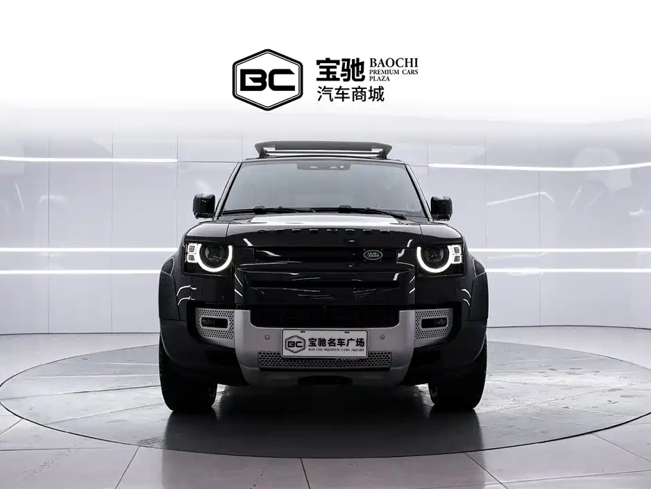 Land Rover Defender 2024