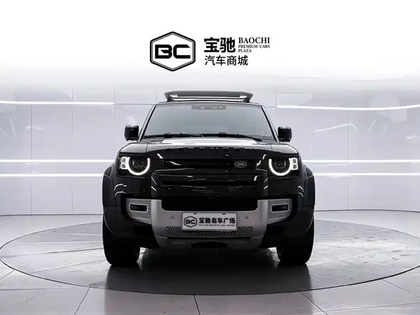 Land Rover Defender 2024