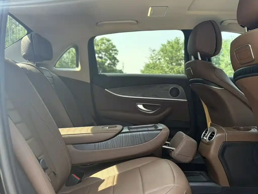 Mercedes-Benz E-Class 2018 — фото 10