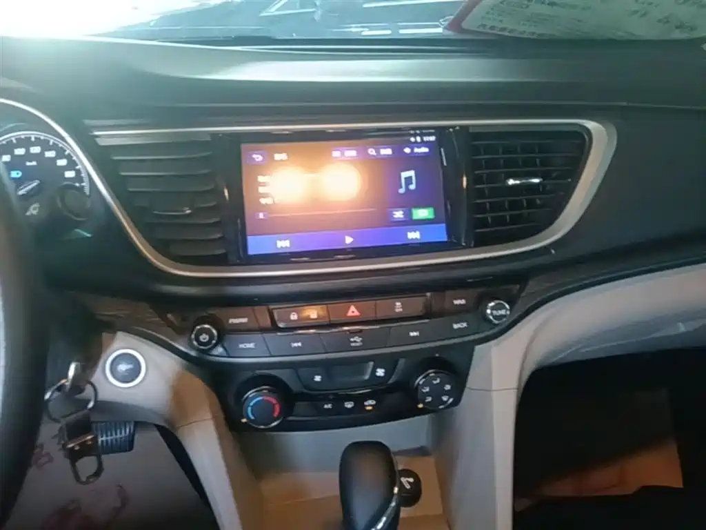 Buick Excelle 2017 — фото 13