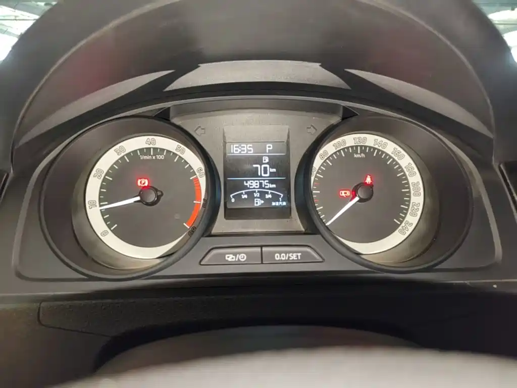 Skoda Rapid Spaceback 2019 — фото 12