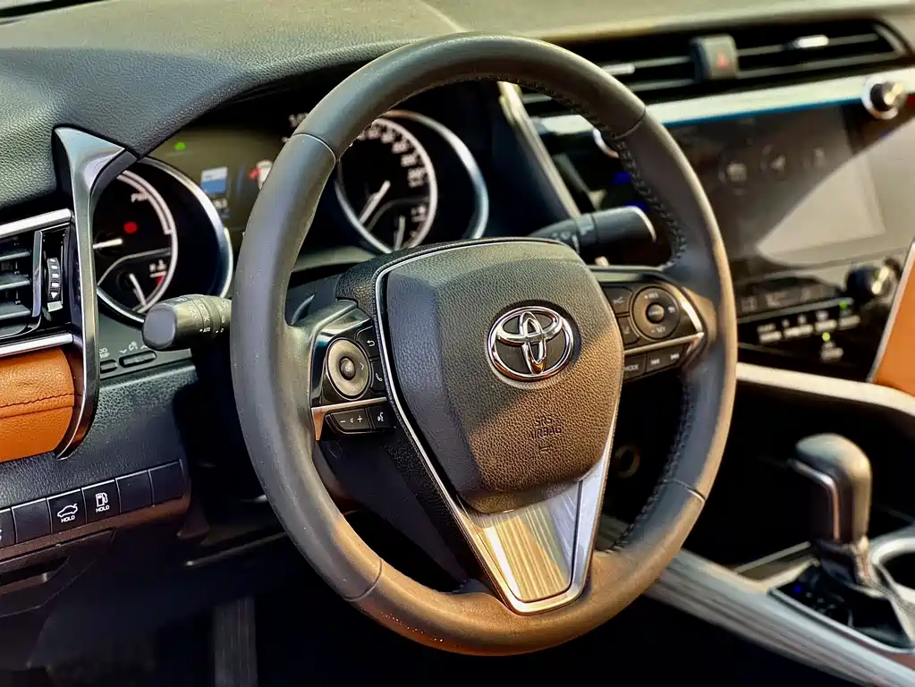 Toyota Camry 2021 — фото 10