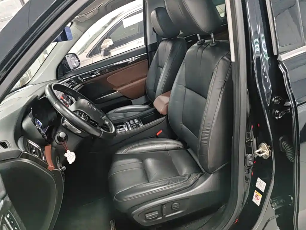 GAC Trumpchi GS8 2017 — фото 15