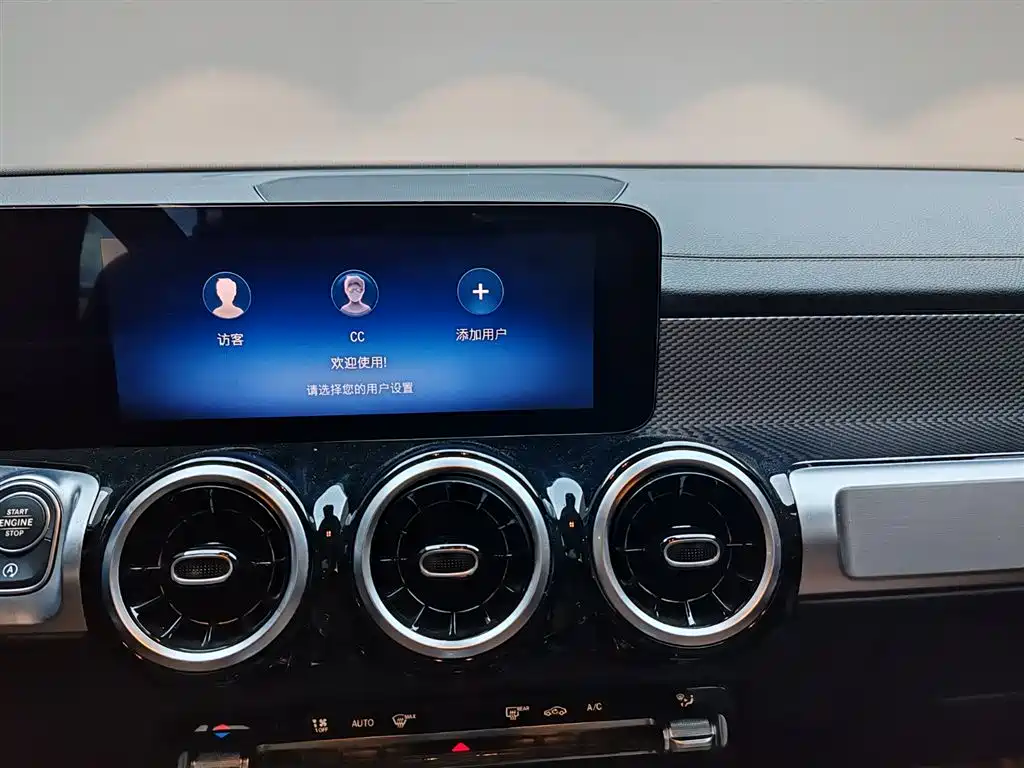 Mercedes-Benz GLB 2023 — фото 15