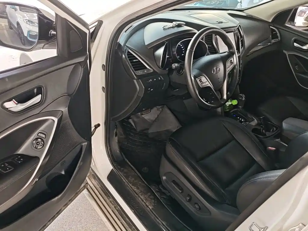 Hyundai Santa Fe 2015 — фото 16