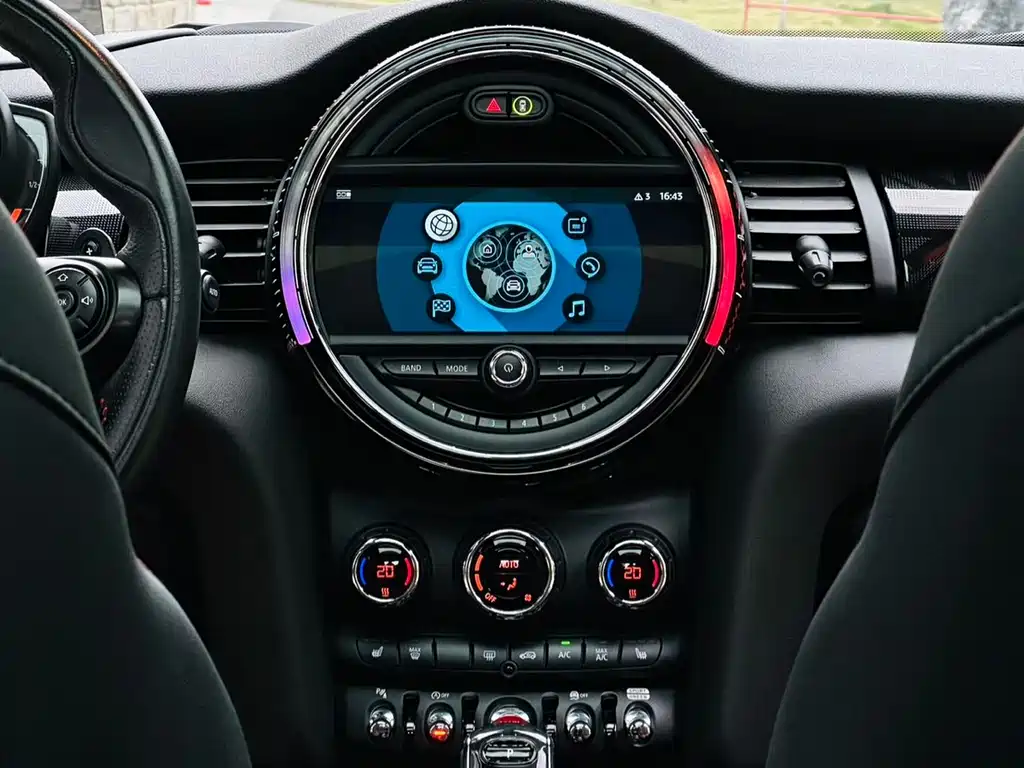 MINI JCW 2019 — фото 15