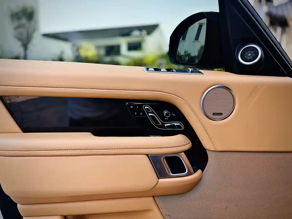 Land Rover Range Rover 2021 — фото 17