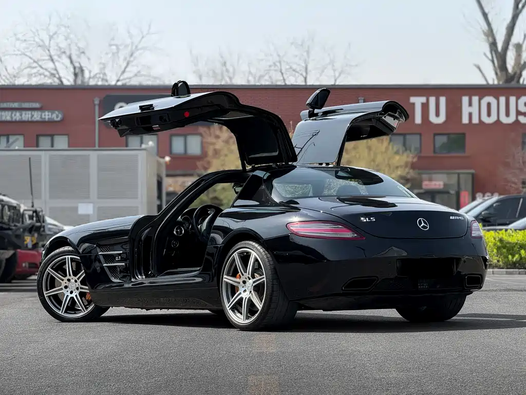 Mercedes-Benz SLS AMG 2015 — фото 14