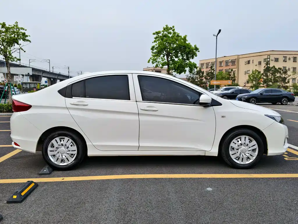 Honda City 2017 — фото 5
