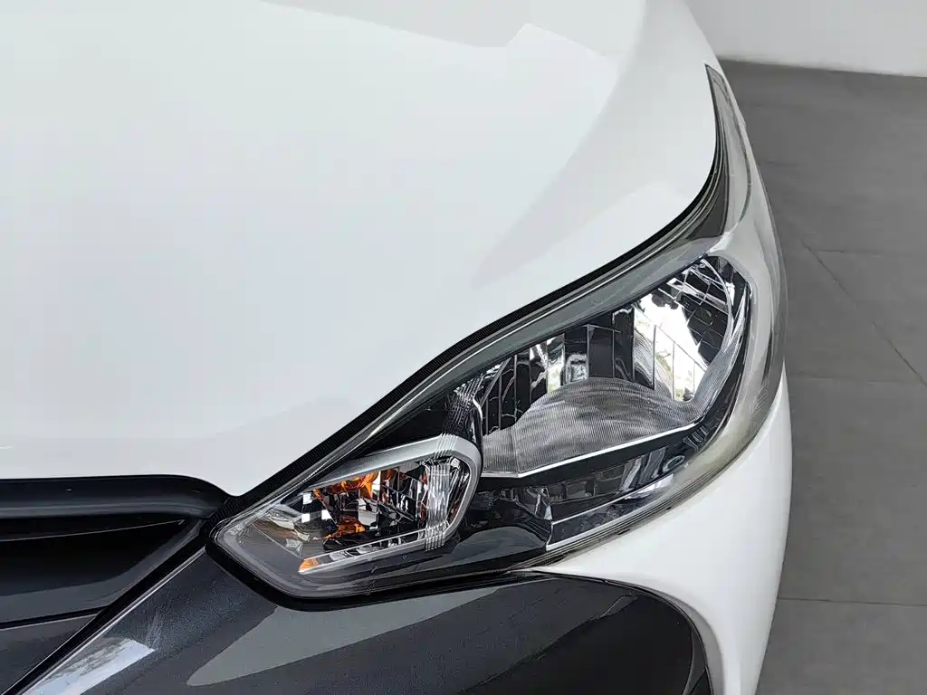 Toyota Yaris L 2016 — фото 7