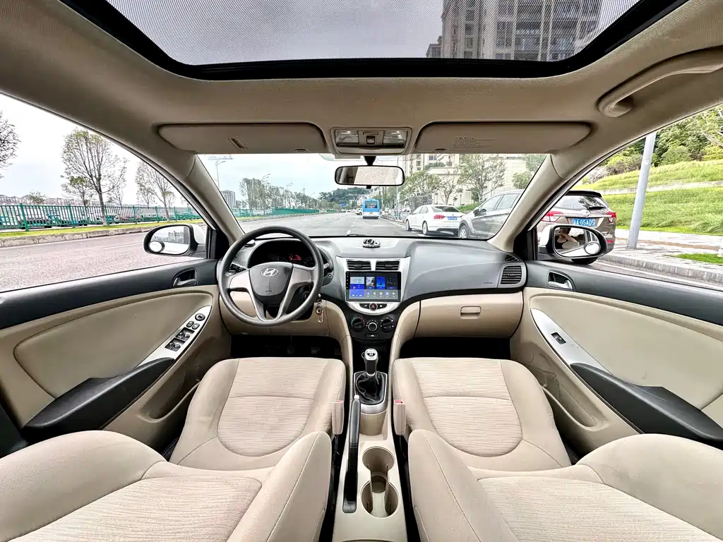 Hyundai Verna 2016 — фото 39