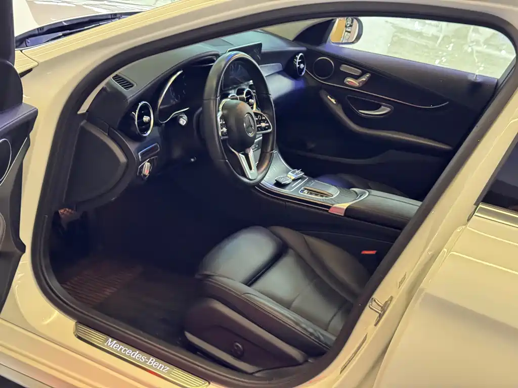 Mercedes-Benz C-Class 2019 — фото 15