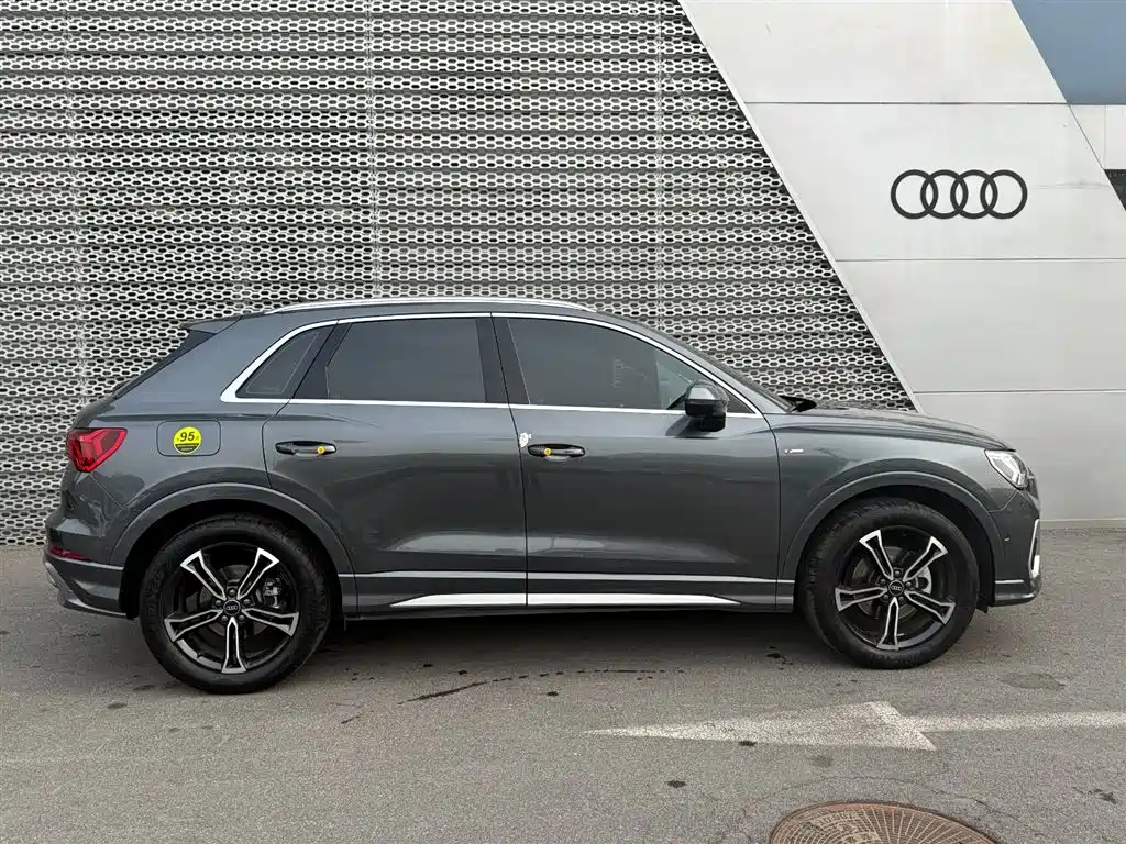 Audi Q3 2022 — фото 4