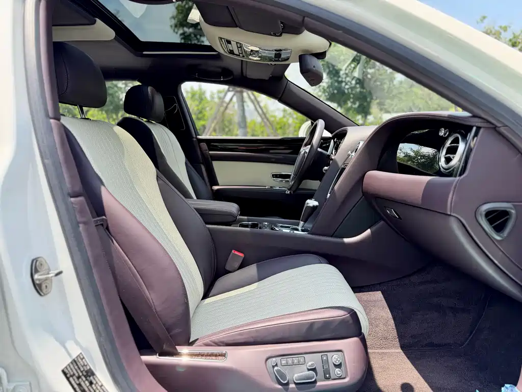 Bentley Flying Spur 2020 — фото 16