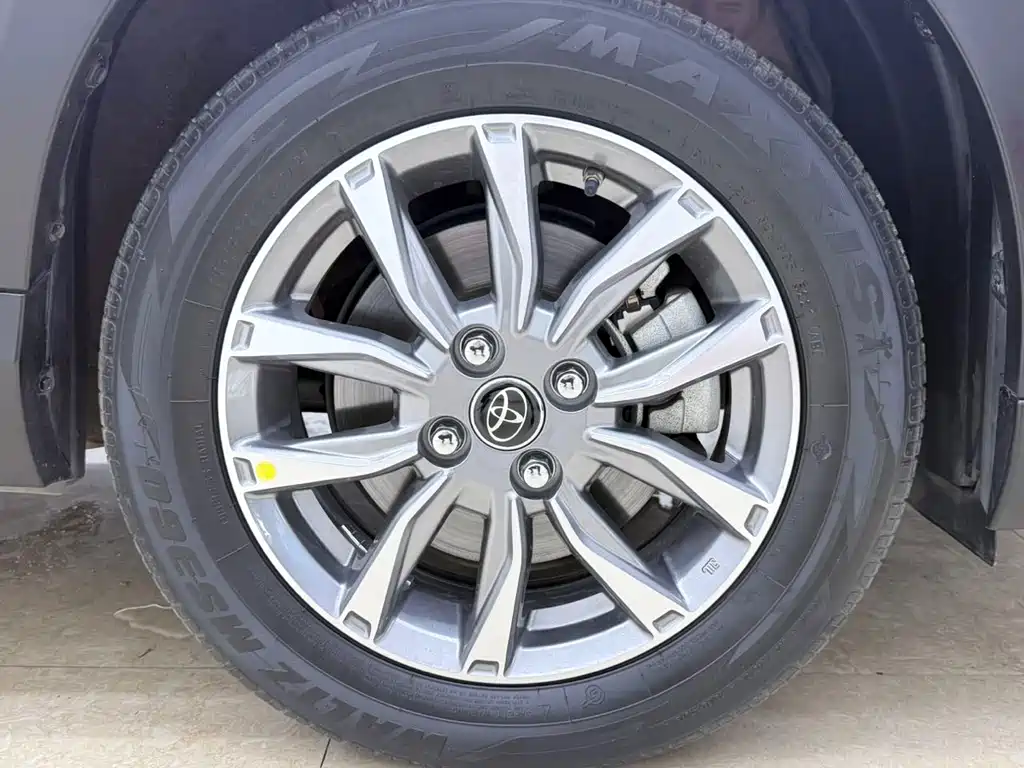 Toyota Yaris L 2022 — фото 23