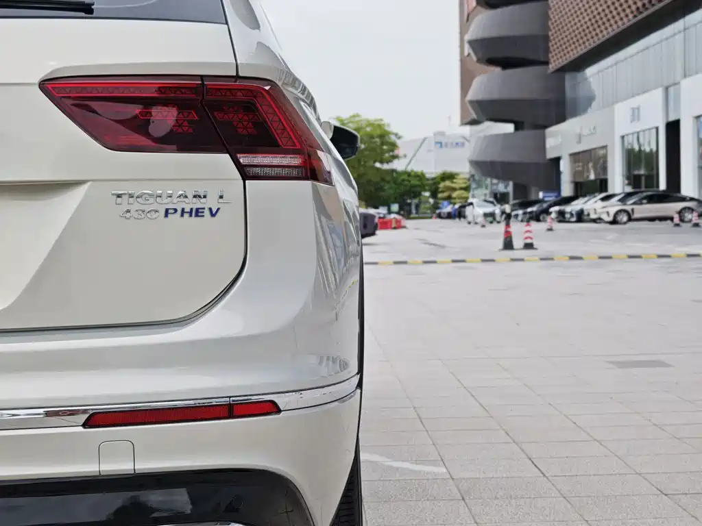 Volkswagen Tiguan L Plug-In Hybrid 2019 — фото 19