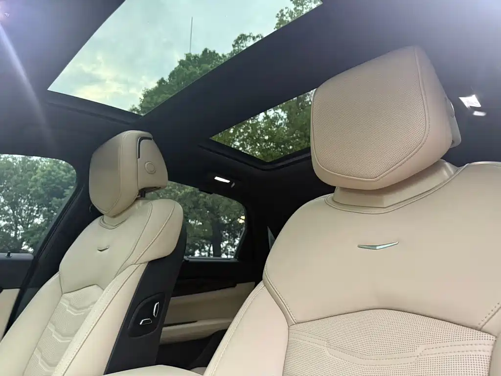 Cadillac CT6 2023 — фото 17
