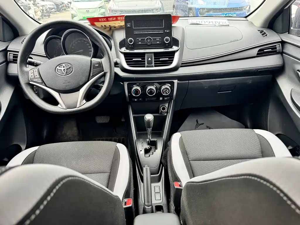 Toyota Yaris L 2022 — фото 5