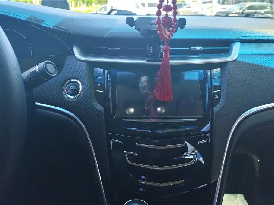 Cadillac XTS 2018 — фото 13