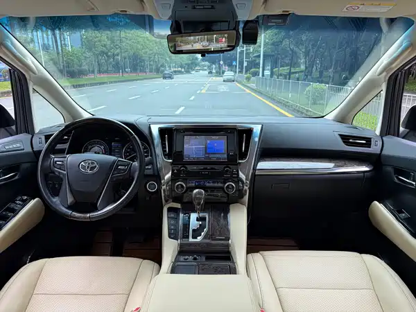 Toyota Alphard 2020