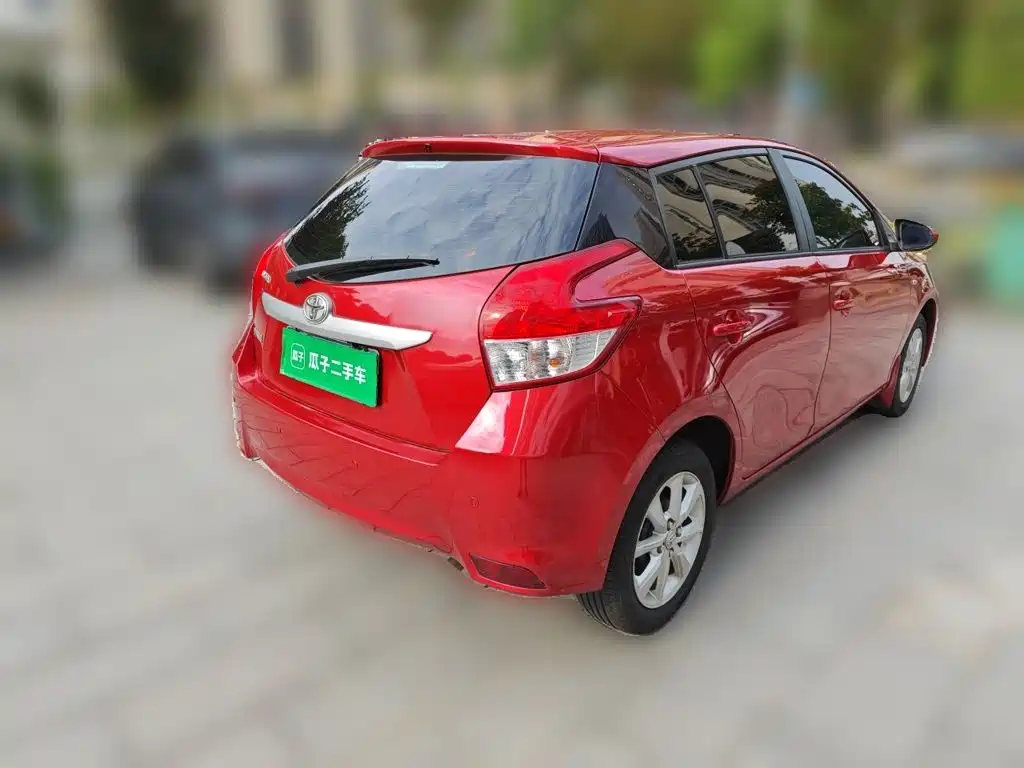Toyota Yaris L 2015 — фото 4
