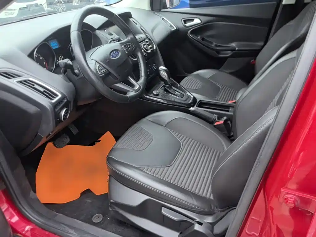 Ford Focus 2018 — фото 15