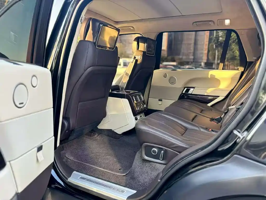 Land Rover Range Rover 2018 — фото 11