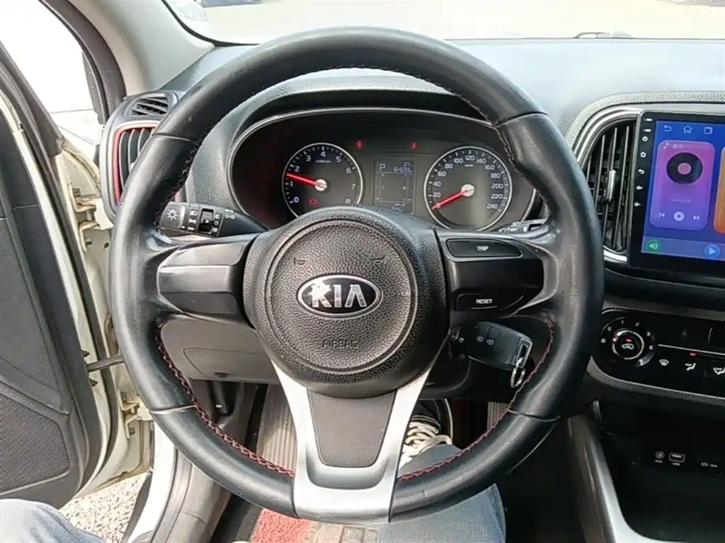 Kia KX3 2016 — фото 11