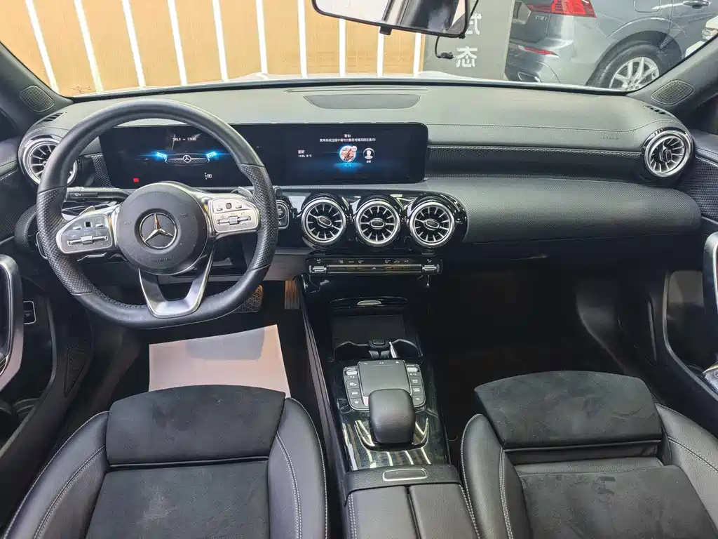 Mercedes-Benz A-Class 2023 — фото 22