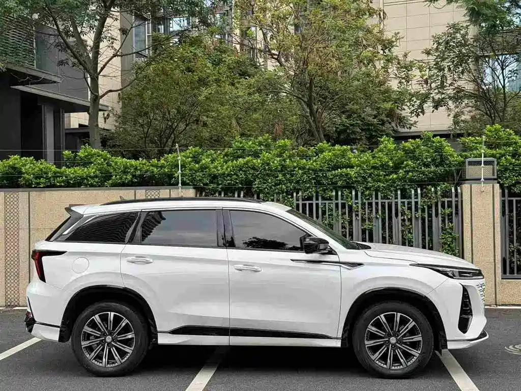 Changan CS75 PLUS 2025 — фото 4