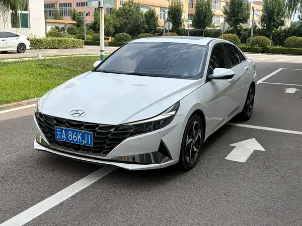 Hyundai Elantra 2023