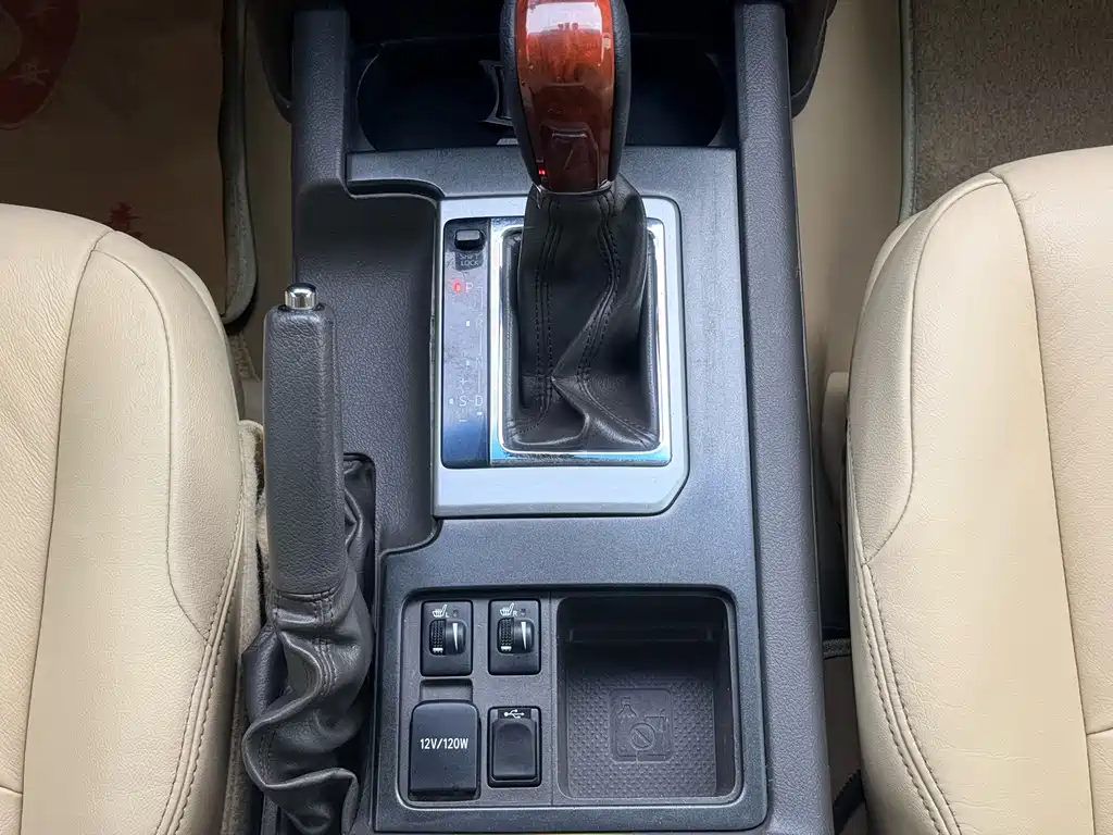 Toyota Prado 2016 — фото 16