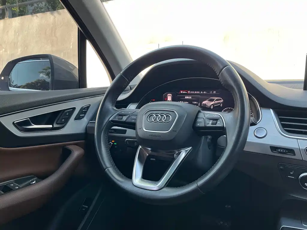 Audi Q7 2016 — фото 11