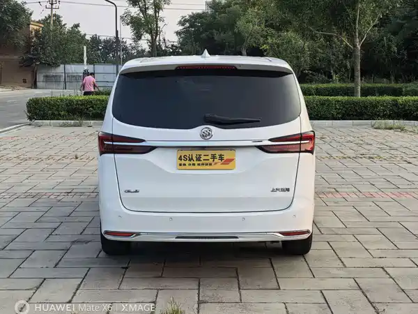 Buick GL8 2023